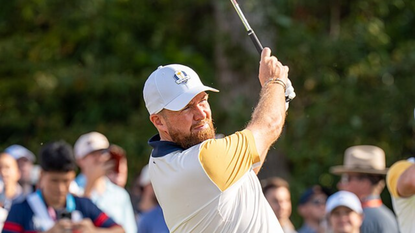 Shane Lowry fires up the leaderboard